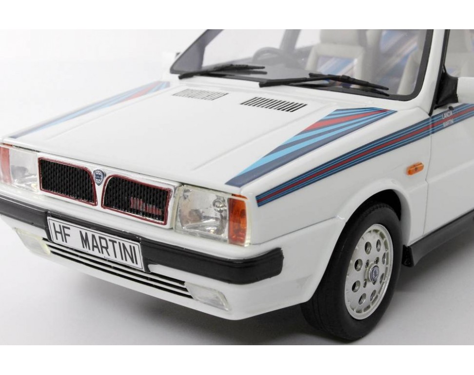 Miniature LAUDORACING-MODELS 1/18 Lancia Delta 1600 HF Turbo Martini N°110 - Défectueuse